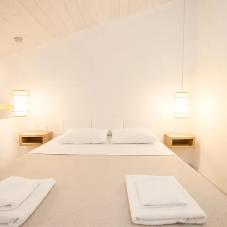 Hotel Mystery And Neoi Poroi
