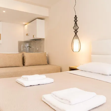Mystery And Hotel Neoi Poroi