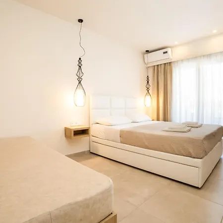 Mystery And Hotel Neoi Poroi