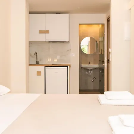 Hotel Mystery And Neoi Poroi